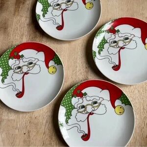 4 Vintage Fitz & Floyd Variations 1979
Christmas Santa Claus Salad Plates 7 1/8"